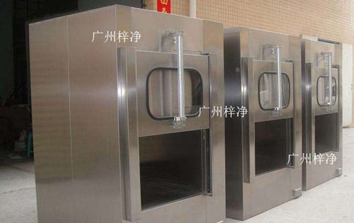 傳遞窗廣泛應(yīng)用于微細(xì)科技、生物實(shí)驗室、制藥廠、醫(yī)院、食品加工業(yè)、LCD、電子廠等等一切需要空氣凈化的場所。