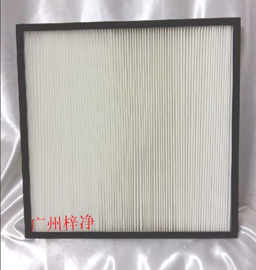 板式中效過濾器設(shè)計特點：風量大、阻力小、結(jié)構(gòu)堅固、可重復清潔使用。