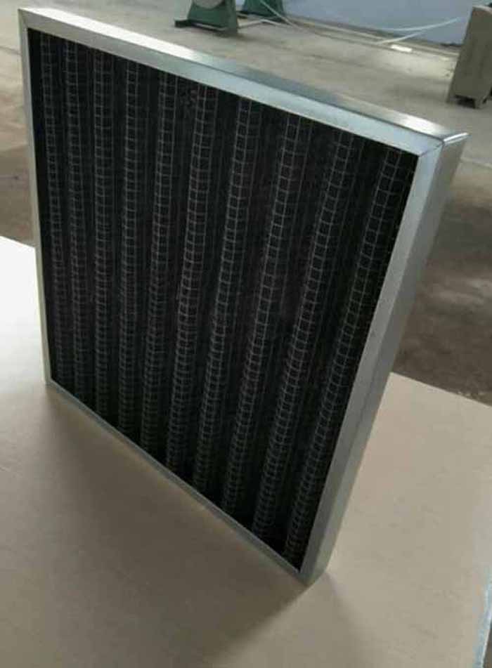 折疊式活性炭過濾器鋁型材外框，也可選用鍍鋅外框及不銹鋼，厚度為：21mm,25mm,46mm，50mm等其他多種厚度。