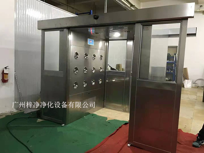 貨淋室是人員和貨物進入潔凈室所必需的通道，它可以減少貨物進出潔凈室所帶來的污染問題。
