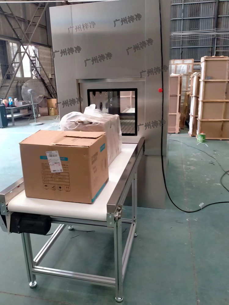 輸送線風(fēng)淋傳遞窗與輸送線貨淋室是潔凈室中用于物品傳遞和空氣凈化的關(guān)鍵設(shè)備。
